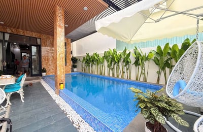 Miete einer geräumigen Villa mit Pool und Dachterrassen-Lounge, Da Nang, Vietnam